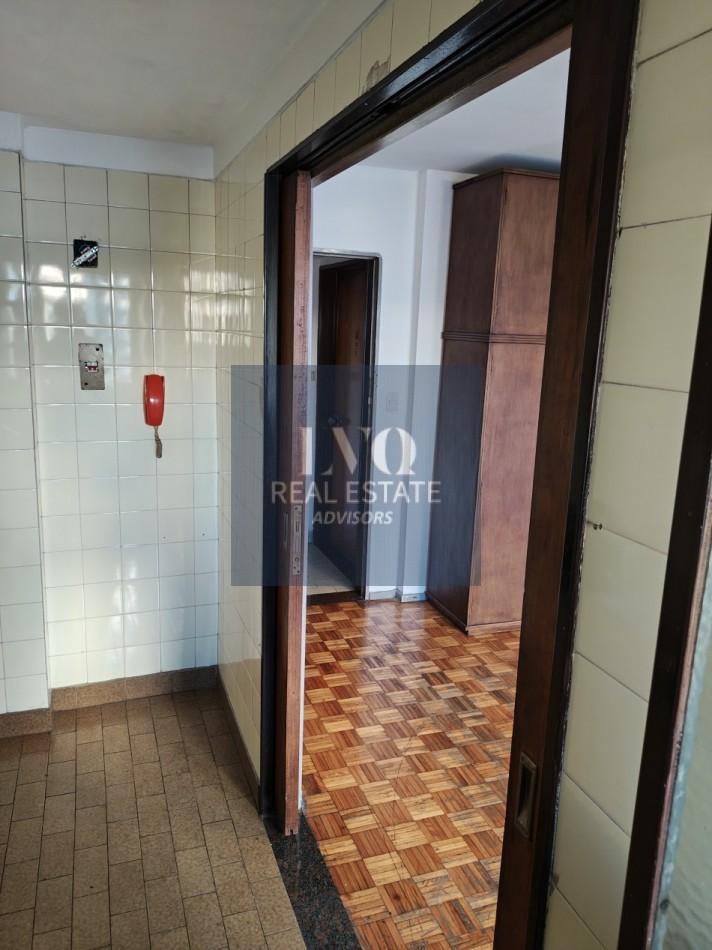 RECOLETA 1 Ambiente RESERVADO - MUY AMPLIO + BALCON - Superficie 31m² aprox.- Cocina + Lavadero independiente suoer LUMINOSO. Con ventanales externos al frente sobre la calle Riobamba Ambiente Ppal. con acceso a Cocina con amplio espacio Heladera y Baño c
