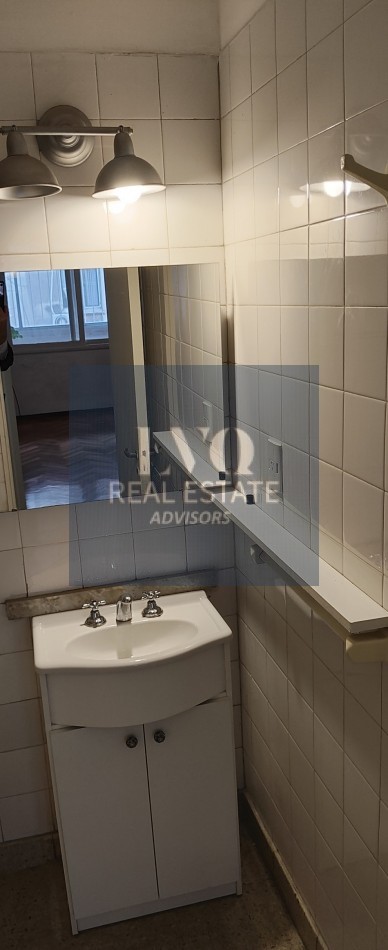 BARRIO NORTE 3 Ambientes ARENALES 2673 Piso 4. TODO LUZ+LIVING con BALCON CORRIDO+2 Habitaciones+Cocina independiente c/ comedor+Baño Completo+Toillette