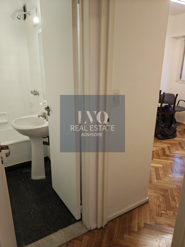 RECOLETA 2 Ambientes 50m². con Balcon al Frente muy luminoso - Edificio APTO PROFESIONAL IDEAL CONSULTORIO - ShowRoom - Estudio, de gran categoria en Recoleta