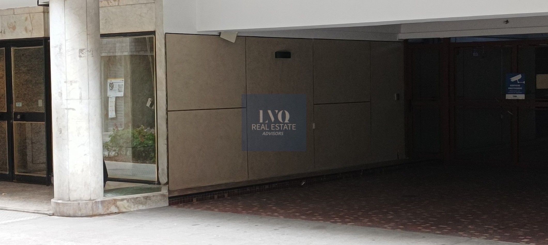 PLAZA San Martin - San Nicolas COCHERA super amplia - Superficie: 14,16m² x Escritura / 1 SS.-
