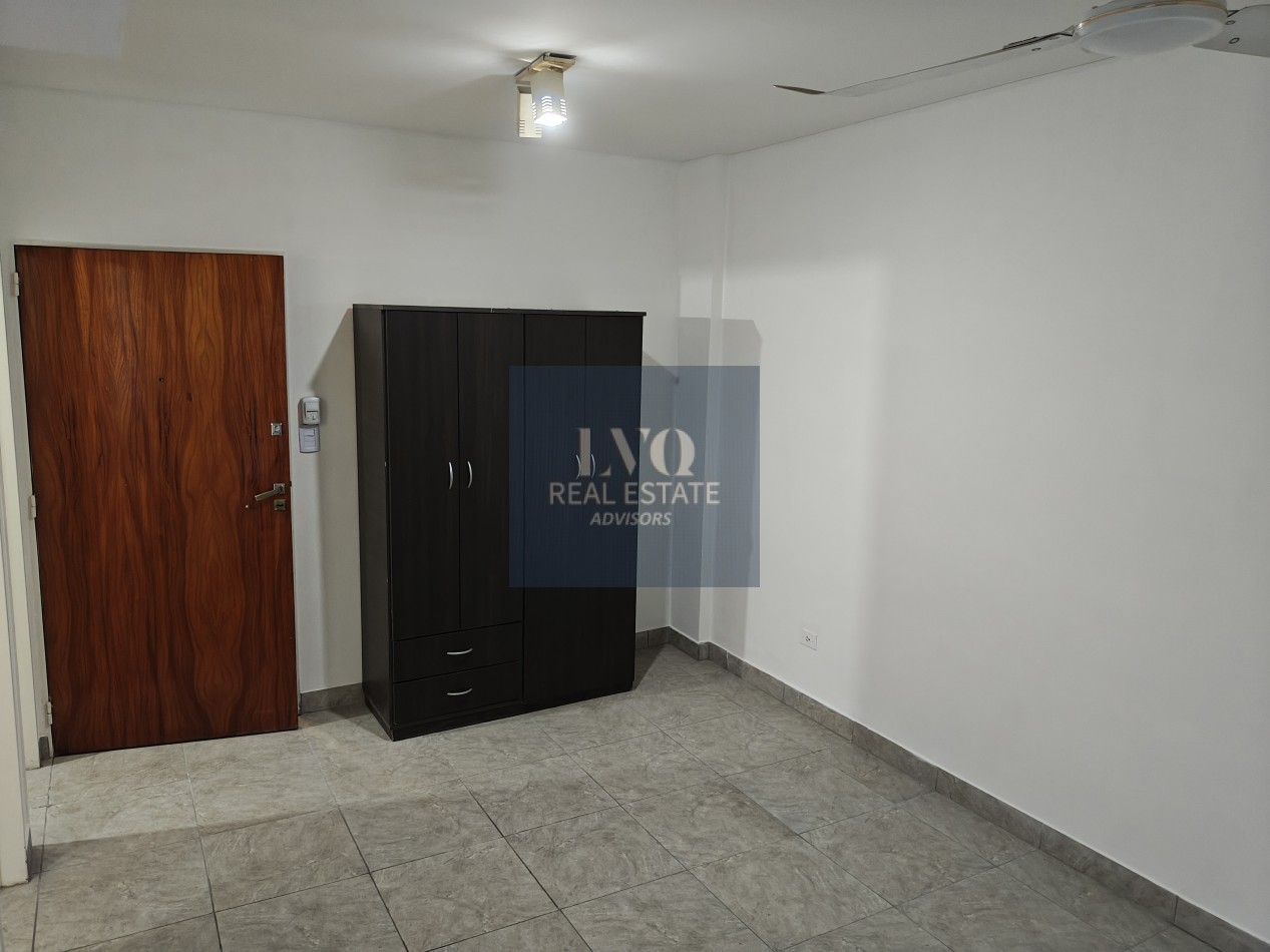 RECOLETA 1 Ambiente - Montevideo 1192 Piso 7 Depto E - RECICLADO.- APTO PROFESIONAL.-