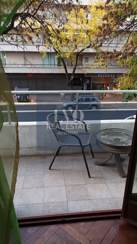 SAN TELMO 2 Ambientes muy amplios de 50m² + Balcon + Cocina + Baño completo. TODO LUZ.-