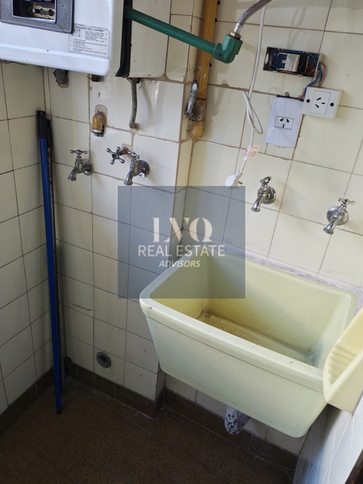 RECOLETA 1 Ambiente RESERVADO - MUY AMPLIO + BALCON - Superficie 31m² aprox.- Cocina + Lavadero independiente suoer LUMINOSO. Con ventanales externos al frente sobre la calle Riobamba Ambiente Ppal. con acceso a Cocina con amplio espacio Heladera y Baño c