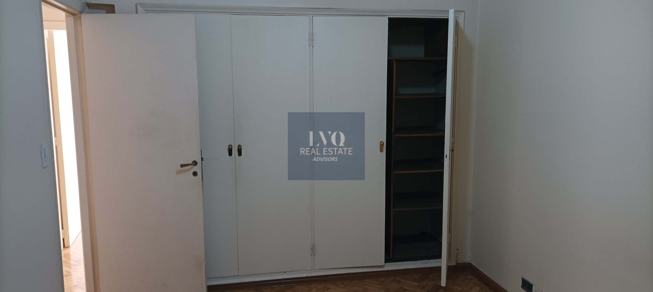 RECOLETA 3 ½ Ambientes 106m² Semi Piso con Palier+Ascensor Privados. Balcon corrido contrafrente + 2 habitaciones + escritorio o, play room o  dep. de servicios.