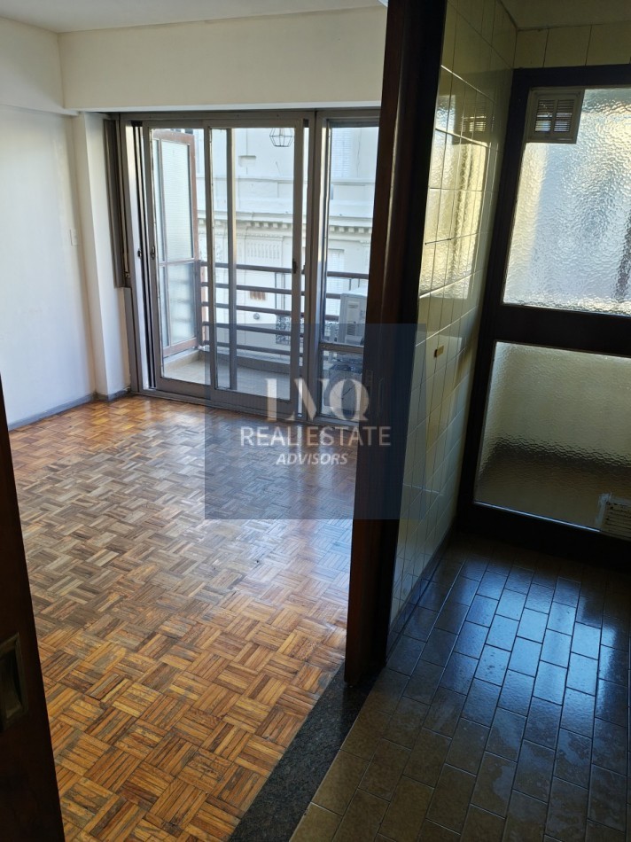RECOLETA 1 Ambiente RESERVADO - MUY AMPLIO + BALCON - Superficie 31m² aprox.- Cocina + Lavadero independiente suoer LUMINOSO. Con ventanales externos al frente sobre la calle Riobamba Ambiente Ppal. con acceso a Cocina con amplio espacio Heladera y Baño c