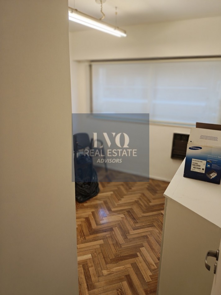 RECOLETA 2 Ambientes 50m². con Balcon al Frente muy luminoso - Edificio APTO PROFESIONAL IDEAL CONSULTORIO - ShowRoom - Estudio, de gran categoria en Recoleta