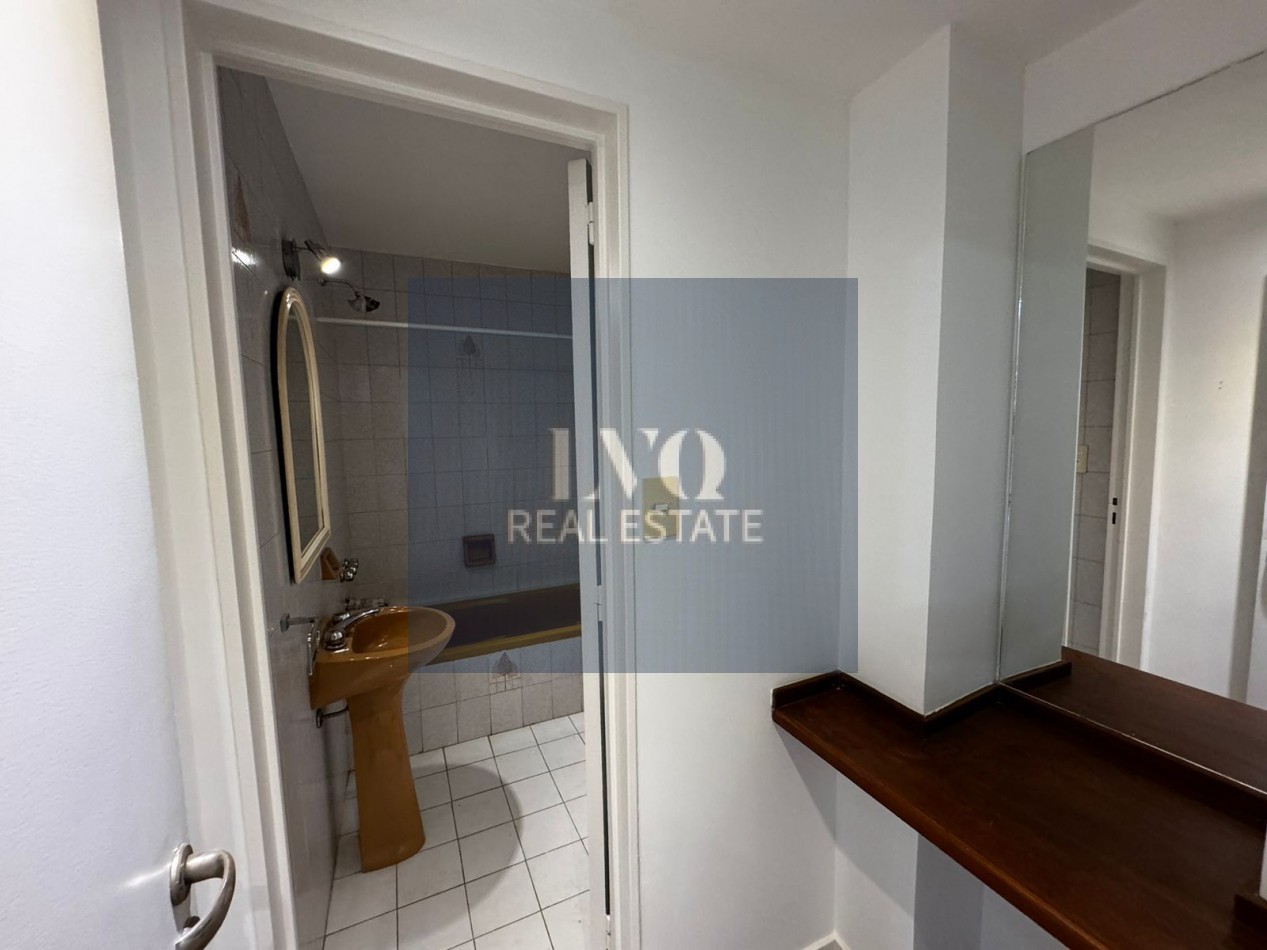 3 Ambientes con amplio living y balcon al frente en Montevideo y Arenales