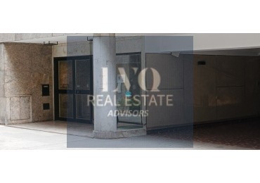Plaza San Martin - San Nicolas 3 Ambientes amplios 55,90m²- RECICLAR! En Buen Edificio ZONA PLAZA San Martin, Cancilleria. Con ventanales externos luminoso al contra frente: 2 haabitaciones al frente y contrafrente, con Baño completo + Living Comedor + 