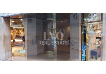 Semi Piso con Palier y ascensor Privados 3 Ambientes muy amplios 120m²-  Balcon corrido al frente. 2 habitaciones muy amplias a contrafrente + escritorio o, play room o  dep. de servicios al frente. 3 Baños.-